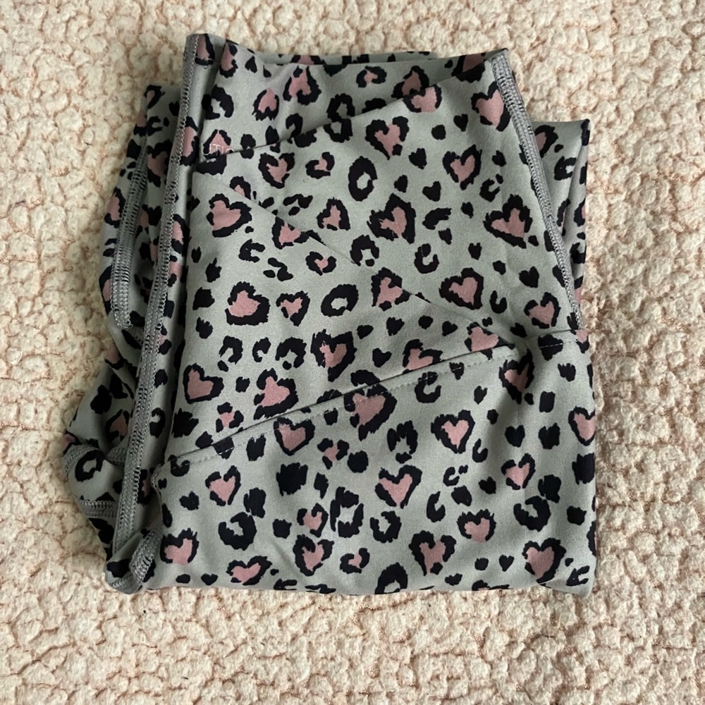 Evolution and Creation Gray and pink Leopard Print Leggings - Picture 3 of 8